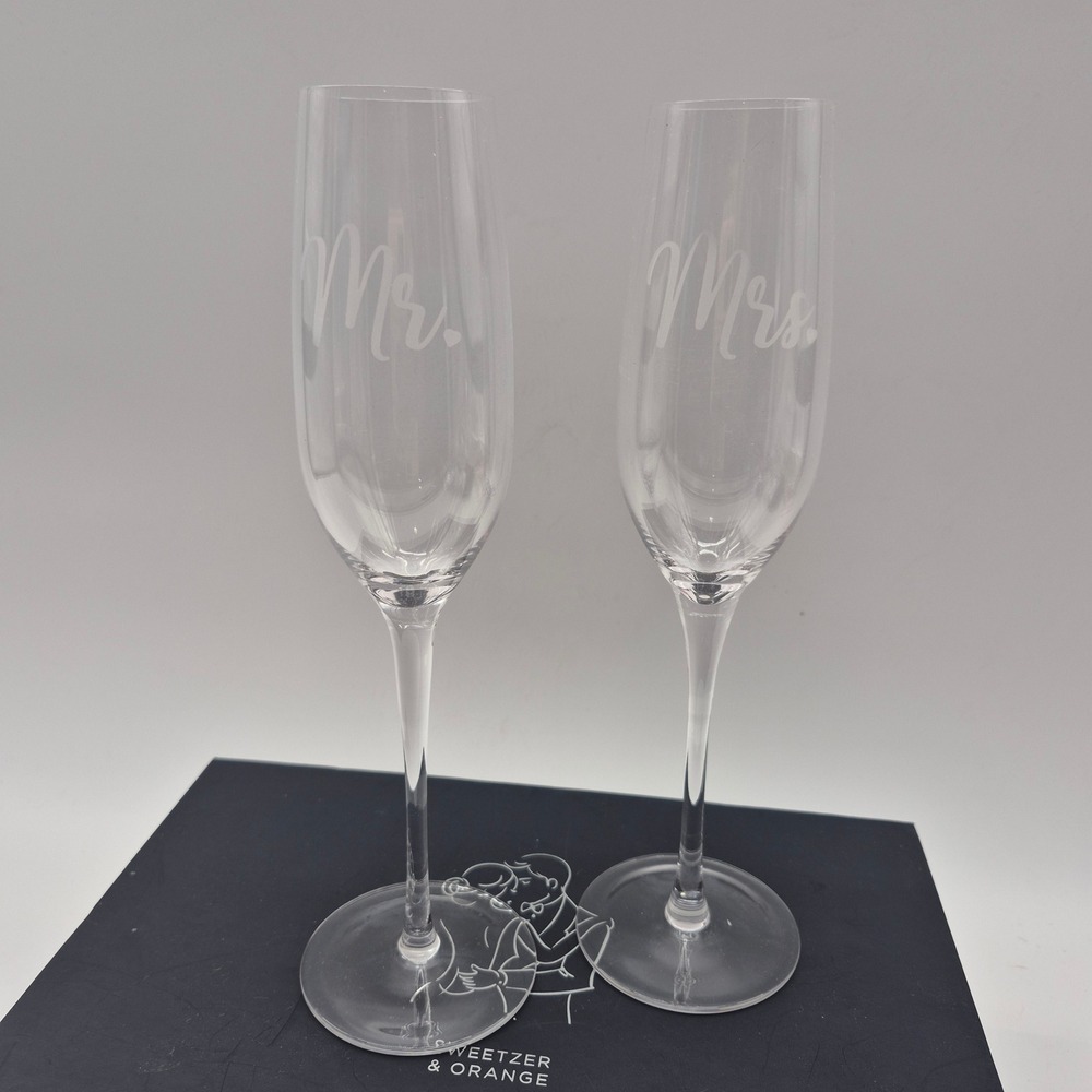 Sweetzer & Orange Champagne Flutes Set Unisex OS Clear Mr & Mrs Etched Glass